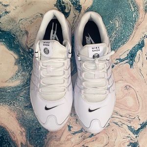 Nike Men’s Shox Sneaker